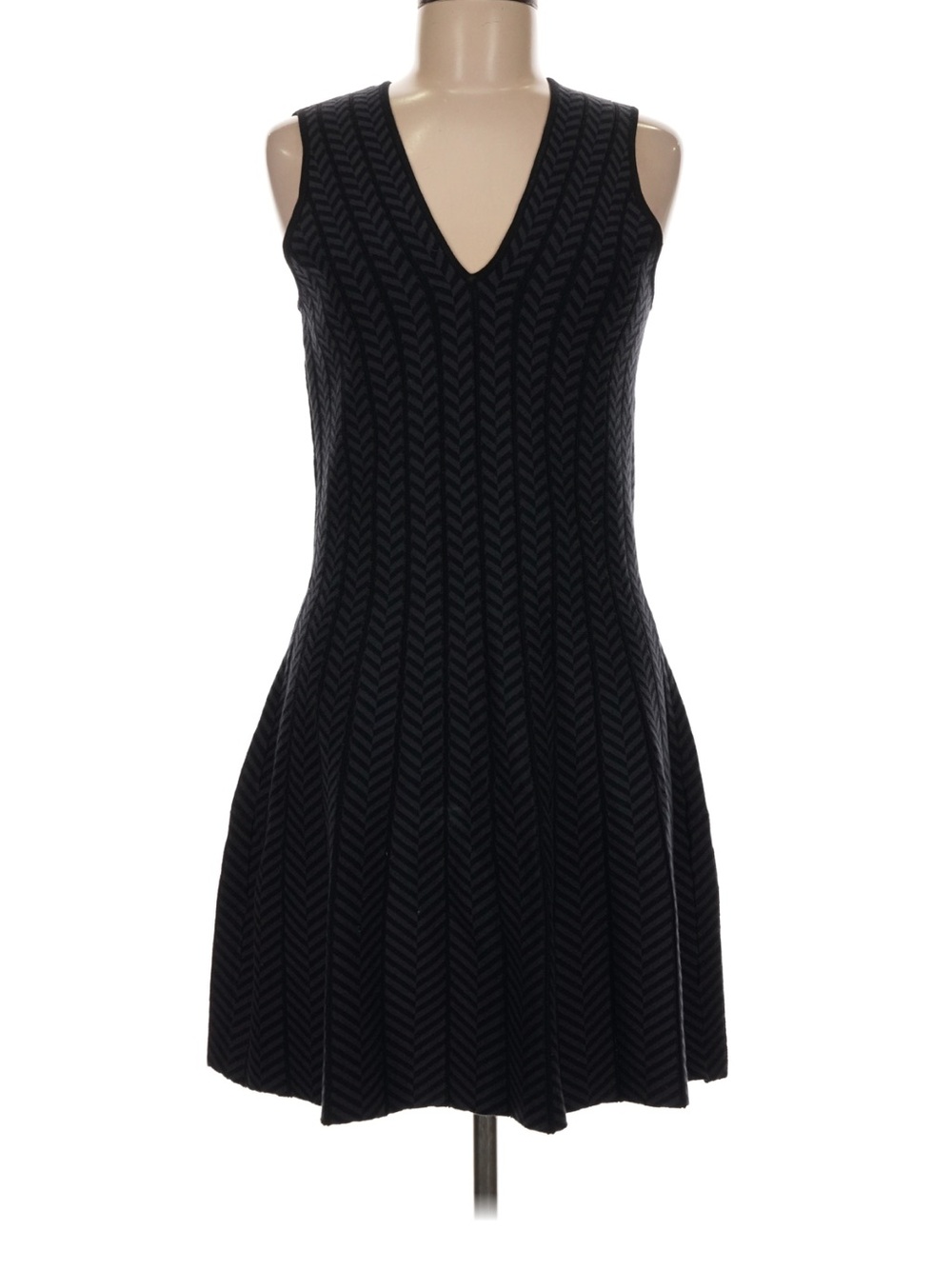 cupcakes & cashmere  V‑Neck Sleeveless Knit Mini Dress